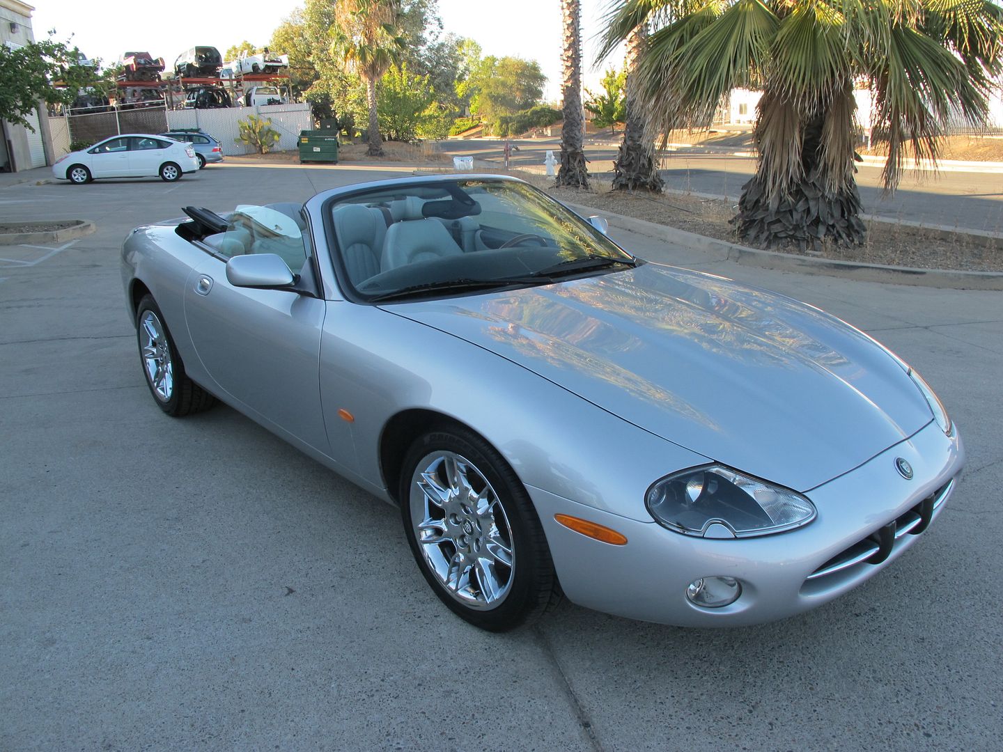 Sell used 2004 Jaguar XK Xk8 convertible damaged wrecked rebuildable